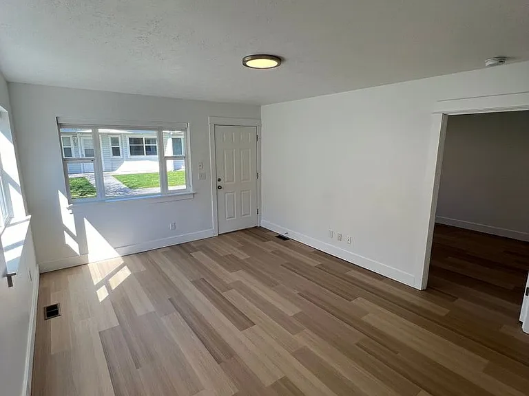 Sunray Terrace Senior Apartments — Photo 27