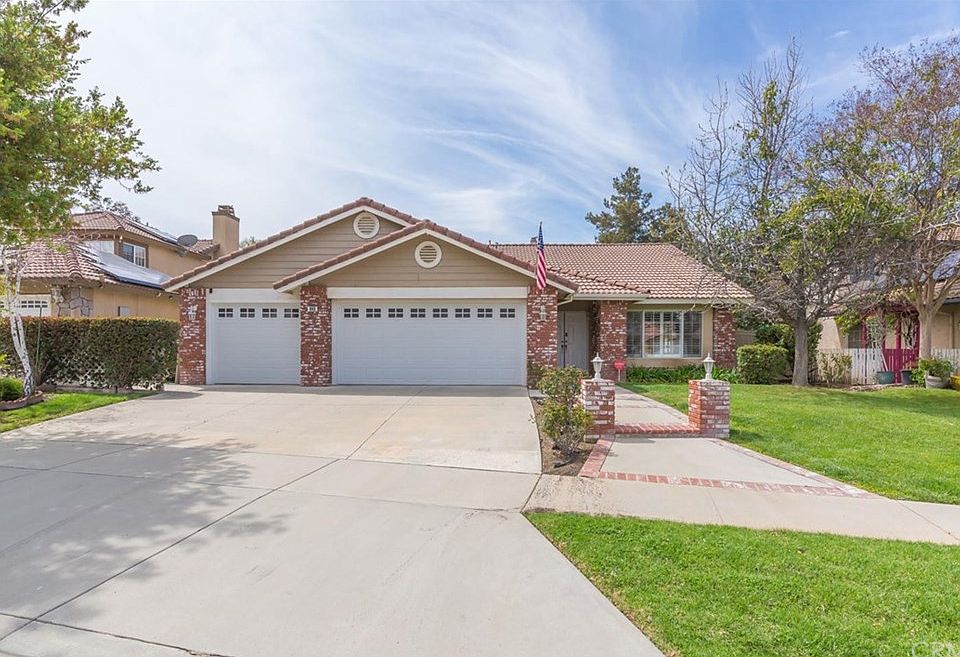 1st image of 860 Buckeye Cir