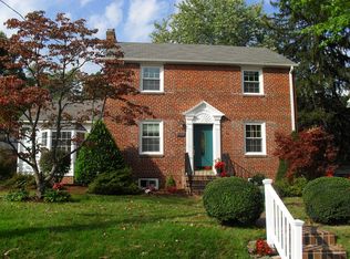 5121 10th St N, Arlington, VA 22205