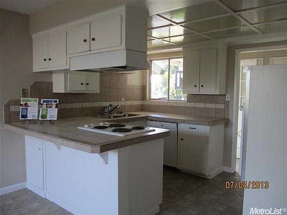 3rd image of 5518 Fleetwood Dr