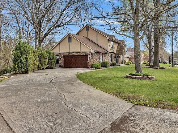 2nd image of 2721 Trenchard Dr