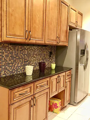 Rented by Halvatzis Realty | media 15