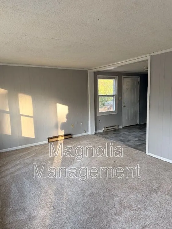 2 bed, 1.0 bath, $725 — Photo 2