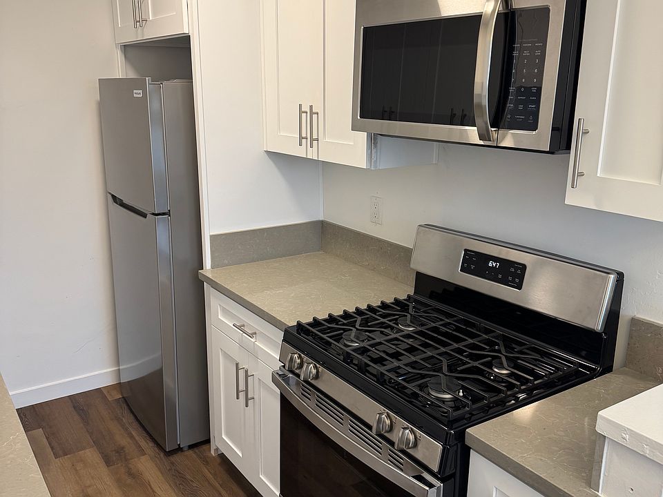 1st image of 827 10th St #5-D