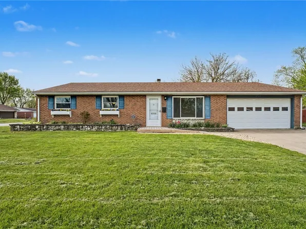 301 Porter Dr, Englewood, OH 45322