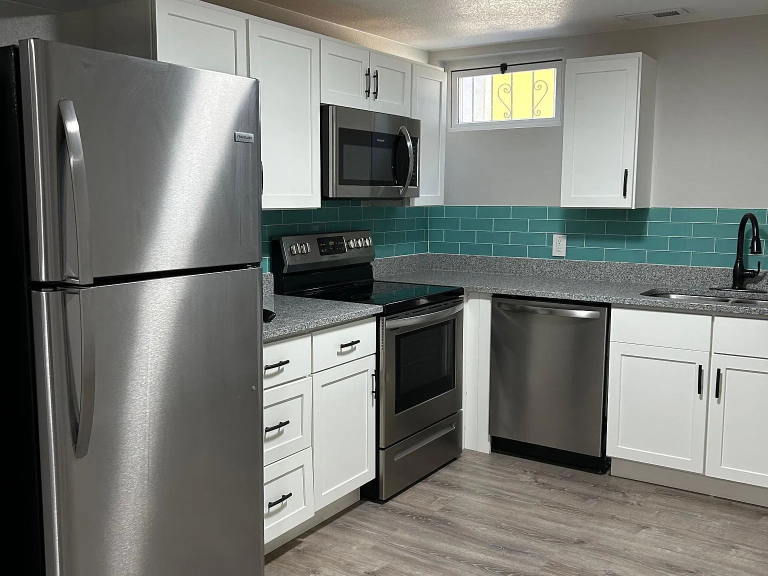 2 bed, 950 sqft, $1,950 — Photo 4