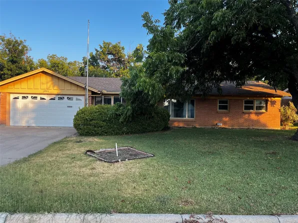 5905 Walraven Cir, Fort Worth, TX 76133