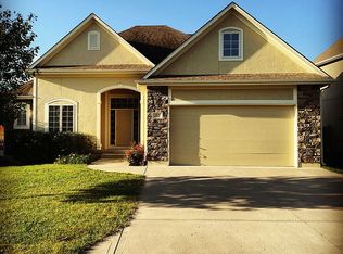 1105 NW Cedar Ln, Grain Valley, MO 64029