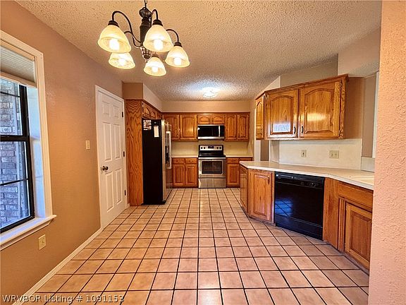 5th image of 2736 Shadow Lake Dr
