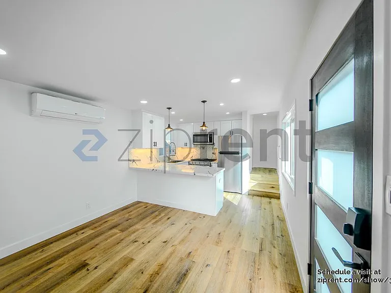 3937 Redwood Ave #A — Photo 6