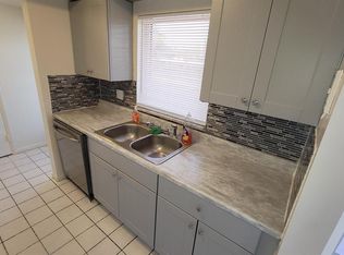 10 Golfs Edge APT C, West Palm Beach, FL 33417