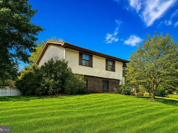 316 Sarhelm Rd, Harrisburg, PA 17112