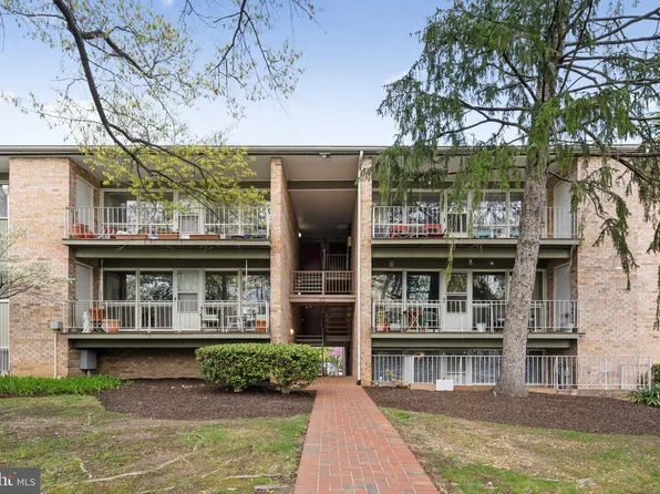 22 Manor Cir APT 104, Takoma Park, MD 20912