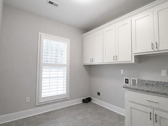 5th image of 122 Fargo Dr