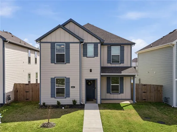 4801 W Triangle St, Fayetteville, AR 72704