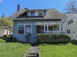 1131 SE Jackson St, Roseburg, OR