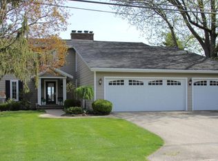 2606 E Shore Dr, Portage, MI 49002