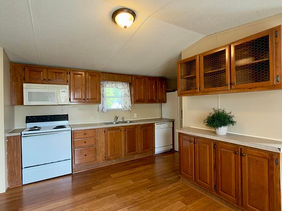 3rd image of 167 Hightower Rd