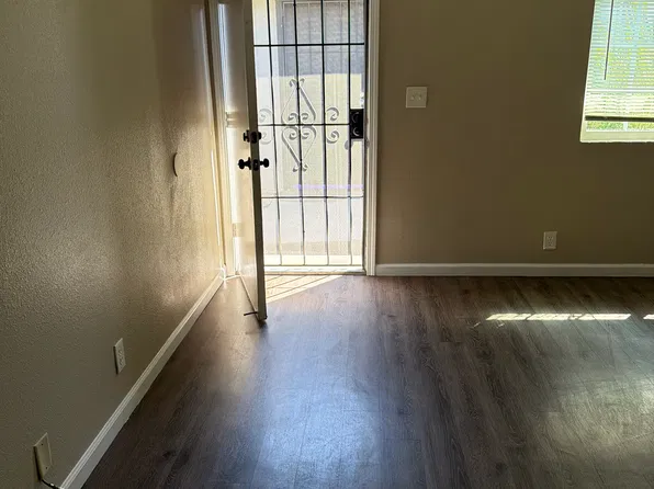 1231 12th Pl APT E, Merced, CA 95341