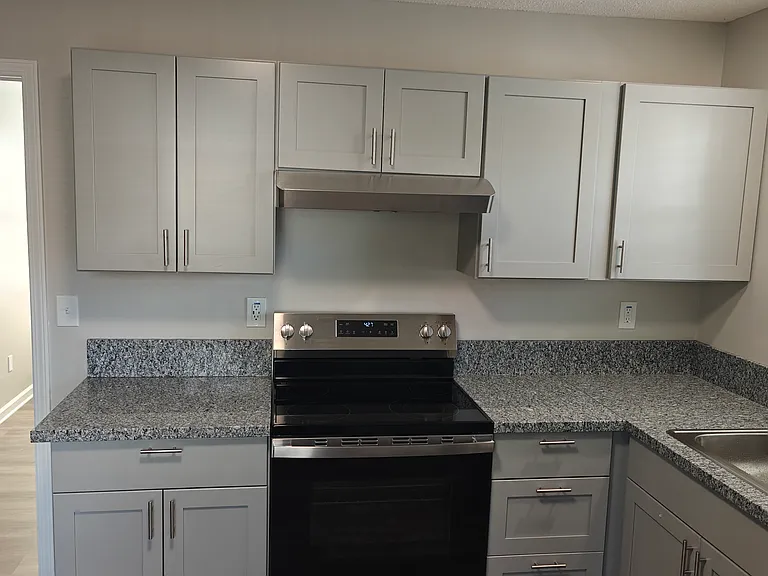 329 N Tipton St — Photo 2