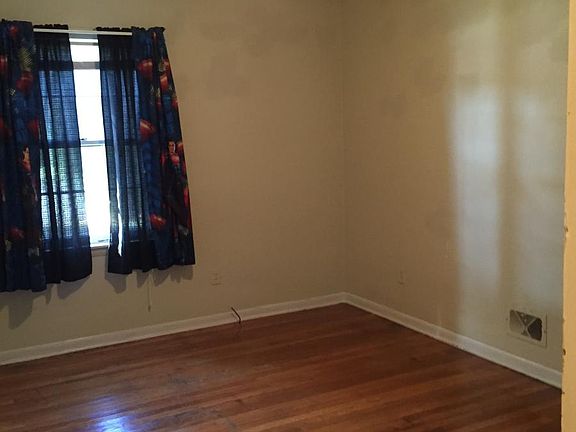 3rd image of 411 E 22nd St