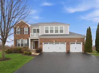28235 W Yosemite Ct, Lakemoor, IL 60051