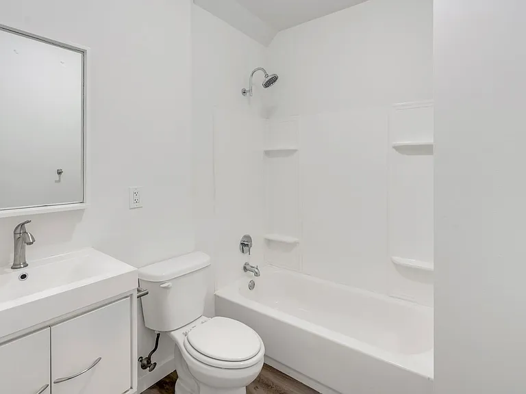 3003 Glenwood — Photo 72