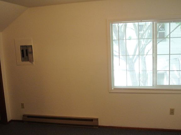 5th image of 1735 W 10th Ave
