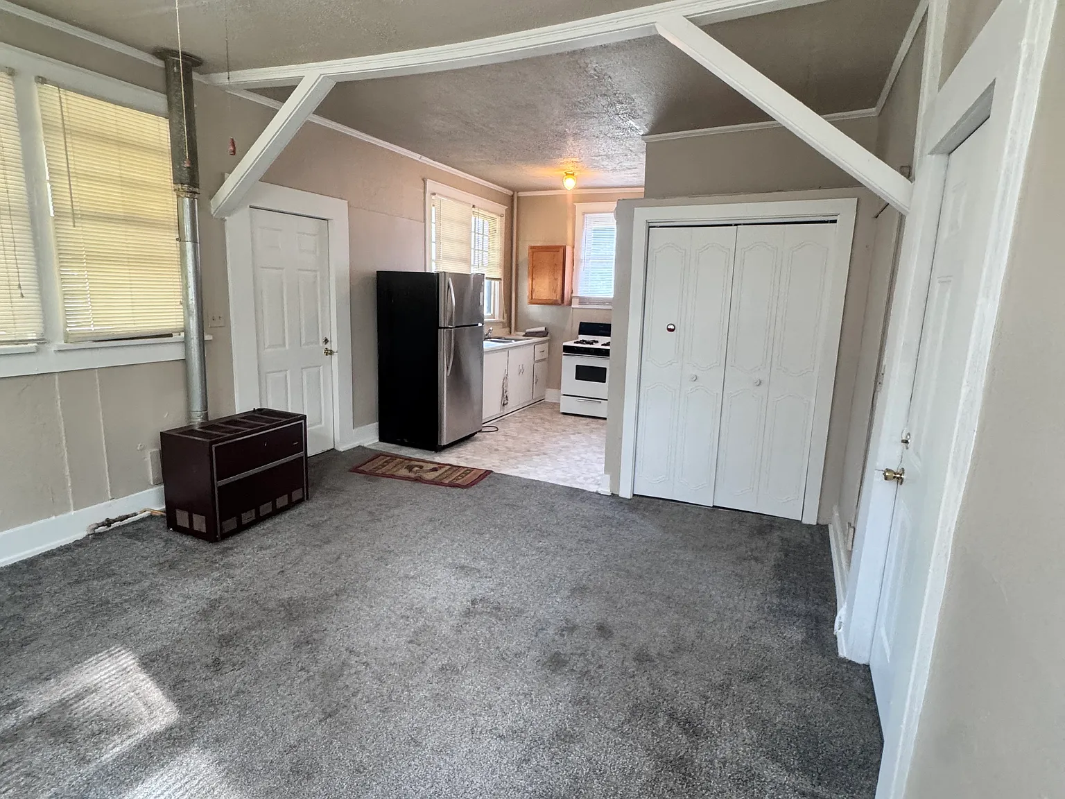 Studio, 336 sqft, $698 — Photo 2