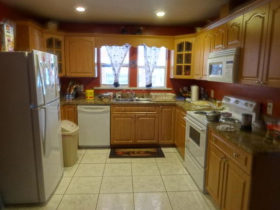 3rd image of 4404 Kent Ave