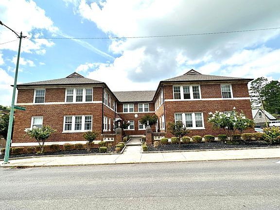 2nd image of 610 N 2nd St APT 12