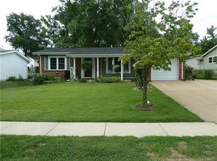 1270 Saint Anthony Ln, Florissant, MO 63033