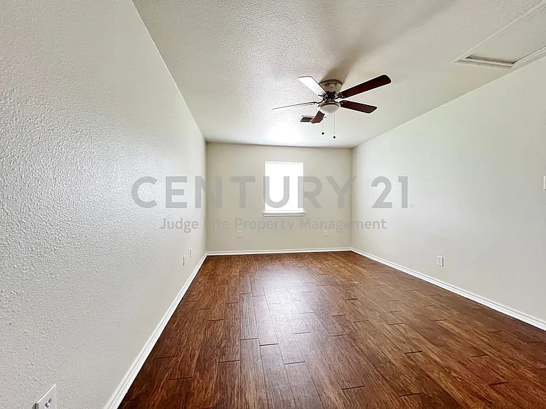 114 Southmanor Ct — Photo 6