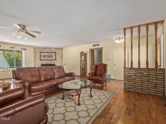 5th image of 717 W EL CAMINO Drive