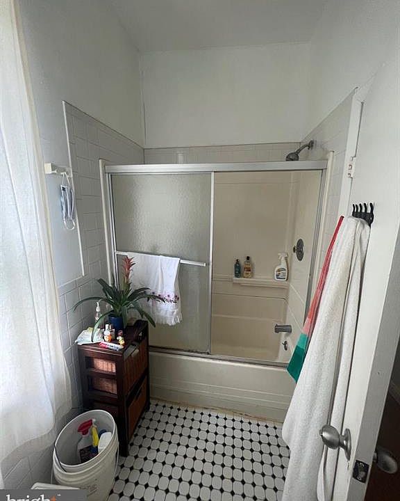 2nd image of 4248 Spruce St Floor 2