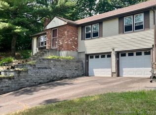 3 Sage Ln, East Granby, CT 06026