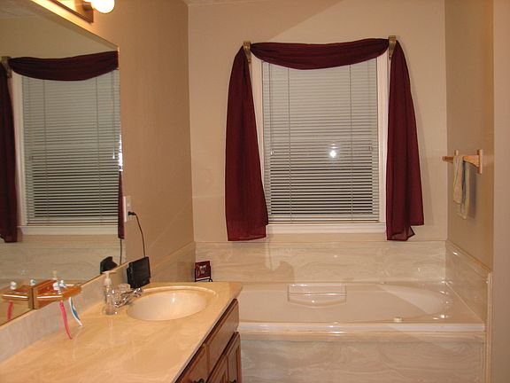 3rd image of 110 Jewell Ave