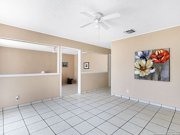 5th image of 1073 CURTISS AVE
