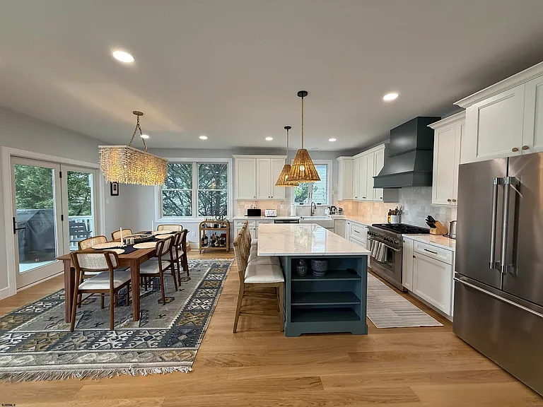 7607 Burk Ave — Photo 8