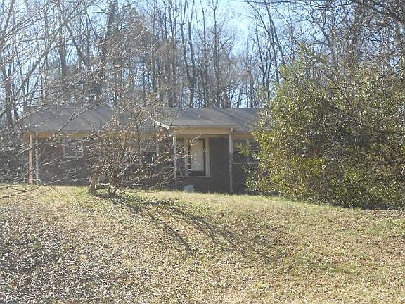 2nd image of 2100 Yorkshire Dr