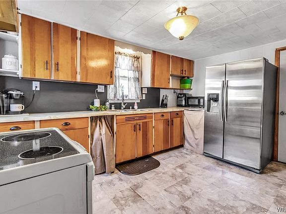 3rd image of 4456 Main St