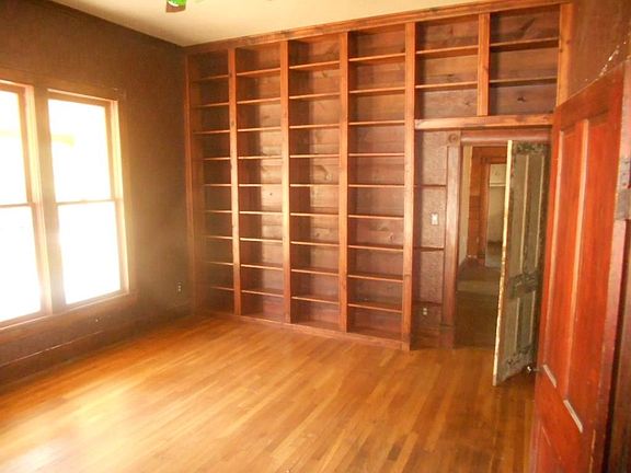 2nd image of 301 N Bradley St