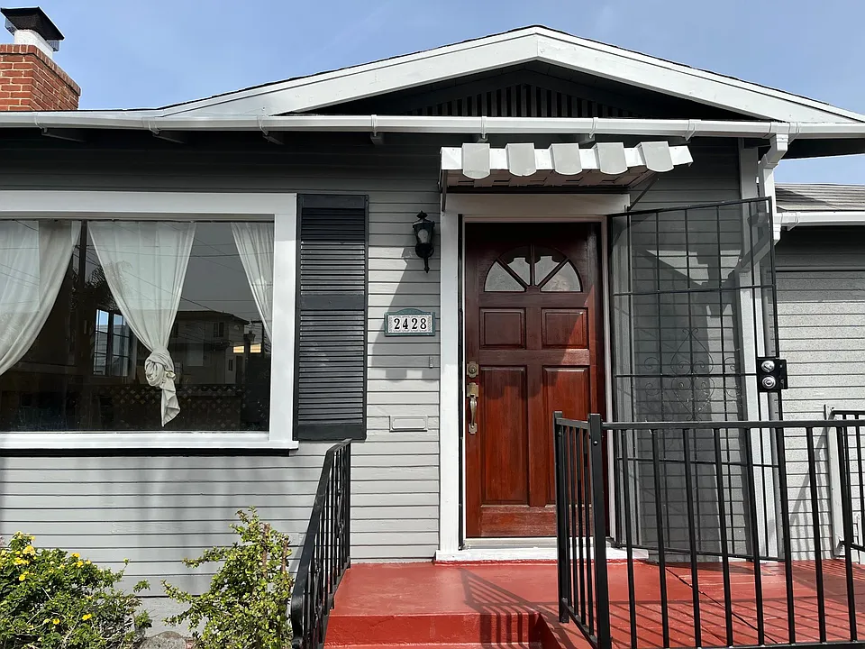 2428 Monroe Ave