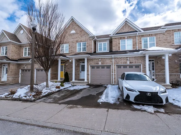 831 Newmarket Ln, Kingston, ON K7K 0C8