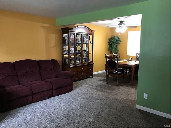 3rd image of 2075 Munich Ave