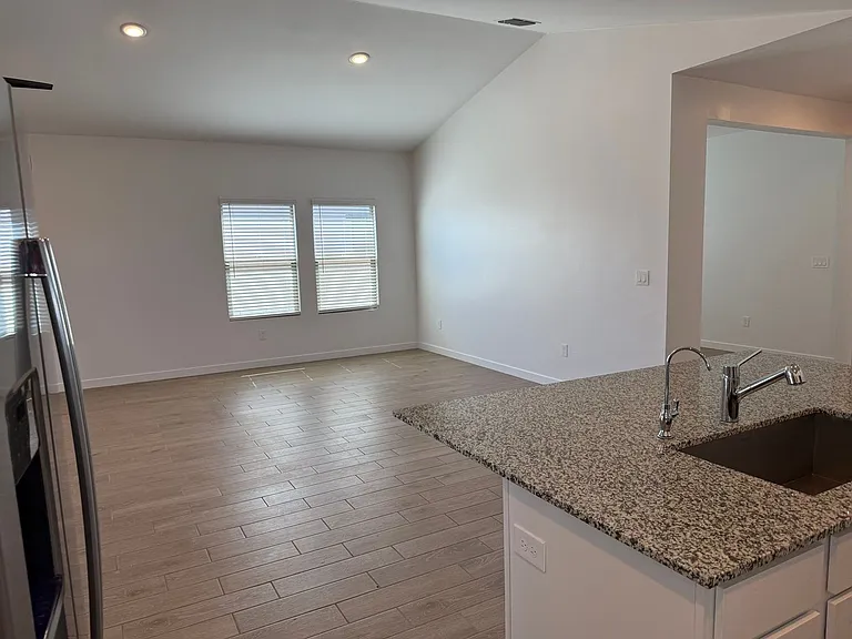 40515 W Chambers Dr — Photo 49