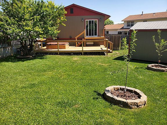 5th image of 3927 Cambridge Dr
