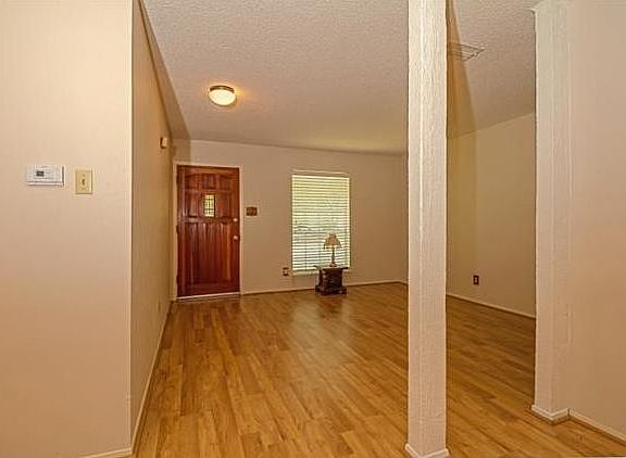3rd image of 1905 Emerald Dr
