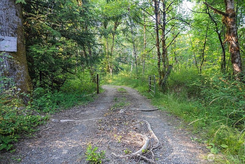 2nd image of 1952 E Agate Road