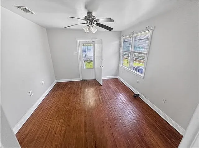 1 bed, 1.0 bath, 637 sqft, $1,300 — Photo 2